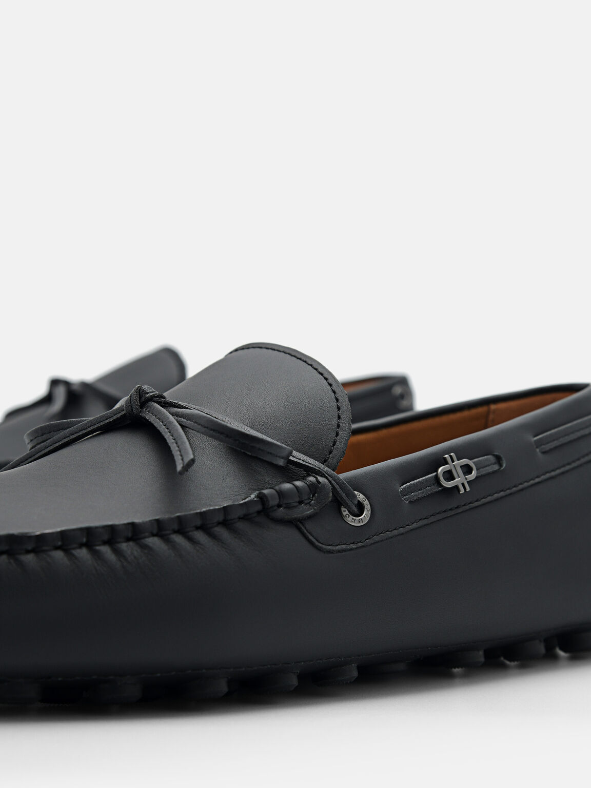 Sepatu Mengemudi Busur Kulit, 