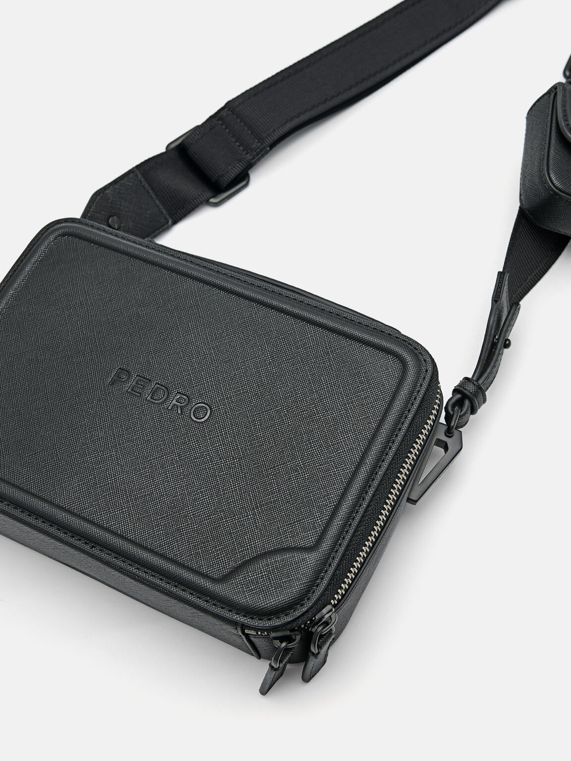 Drew Sling Bag, Black