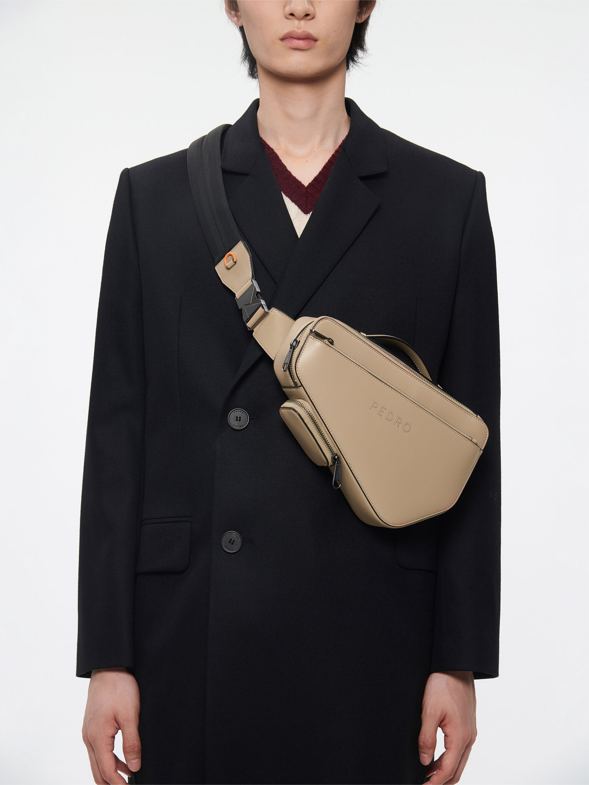 PEDRO【日本未上陸】Taper Sling Pouch/ 快適 モダン Taupe Taper Sling Pouch - PEDRO ID