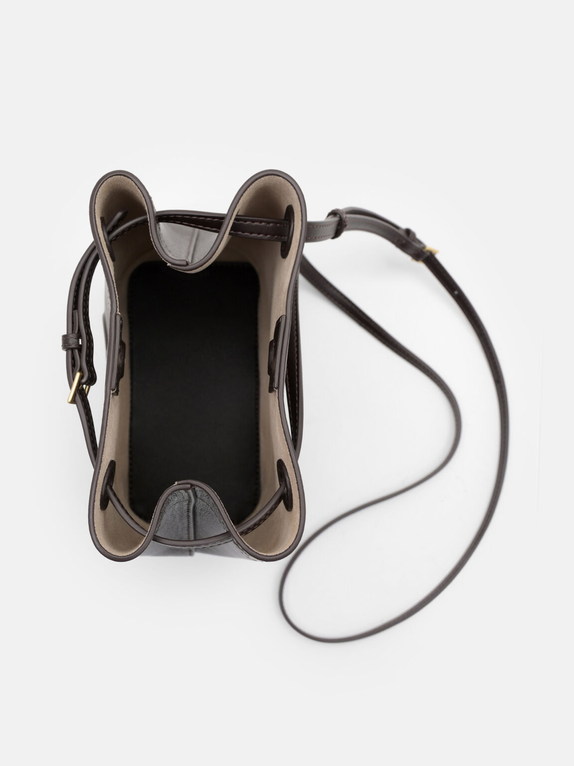 Loli Tas Bucket Kulit, 