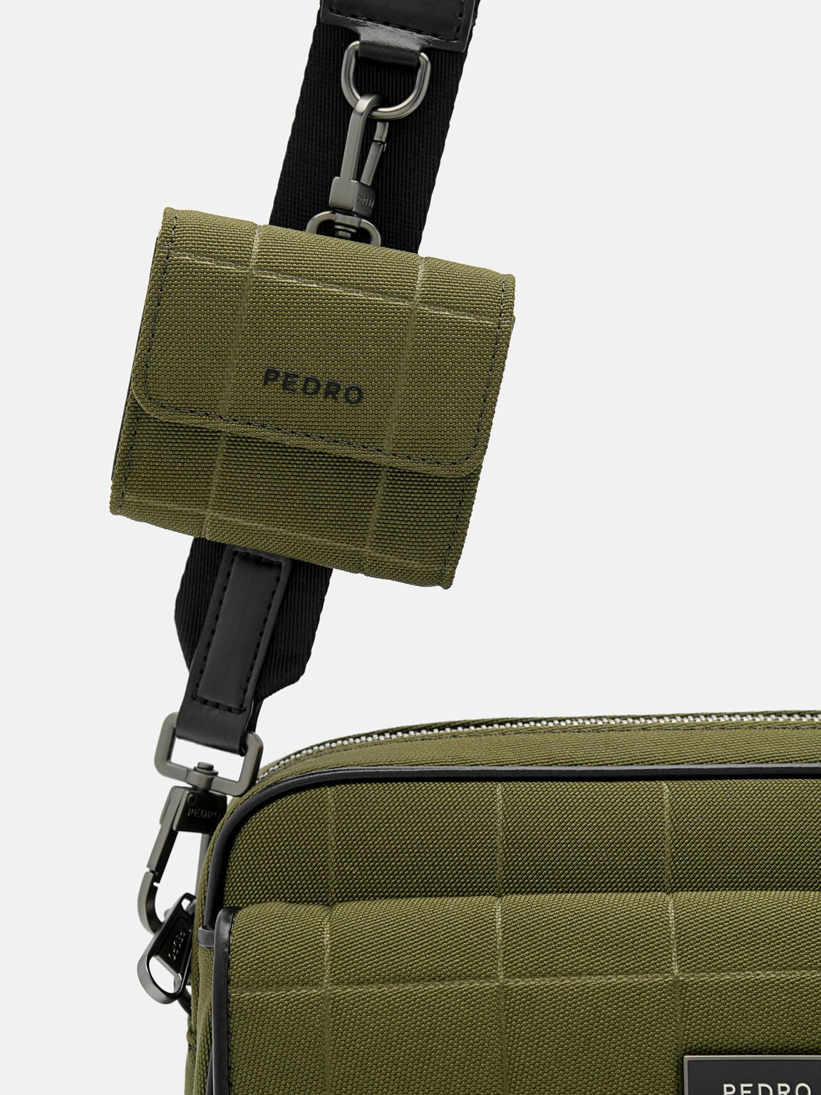 Tas Selempang Kompak Model Ramping, 