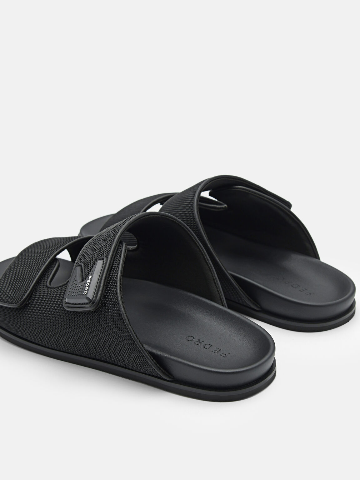 Sandal Geser Jaring, 