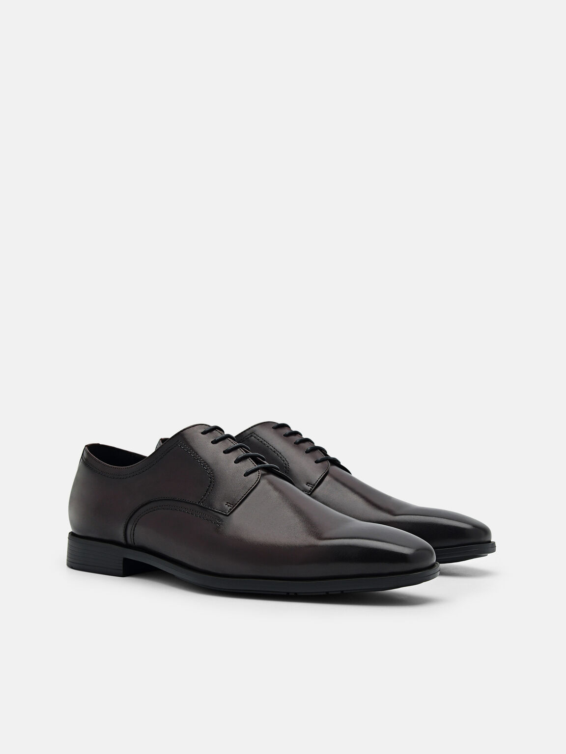 Sepatu Derby Kulit Ringan Altitude, 