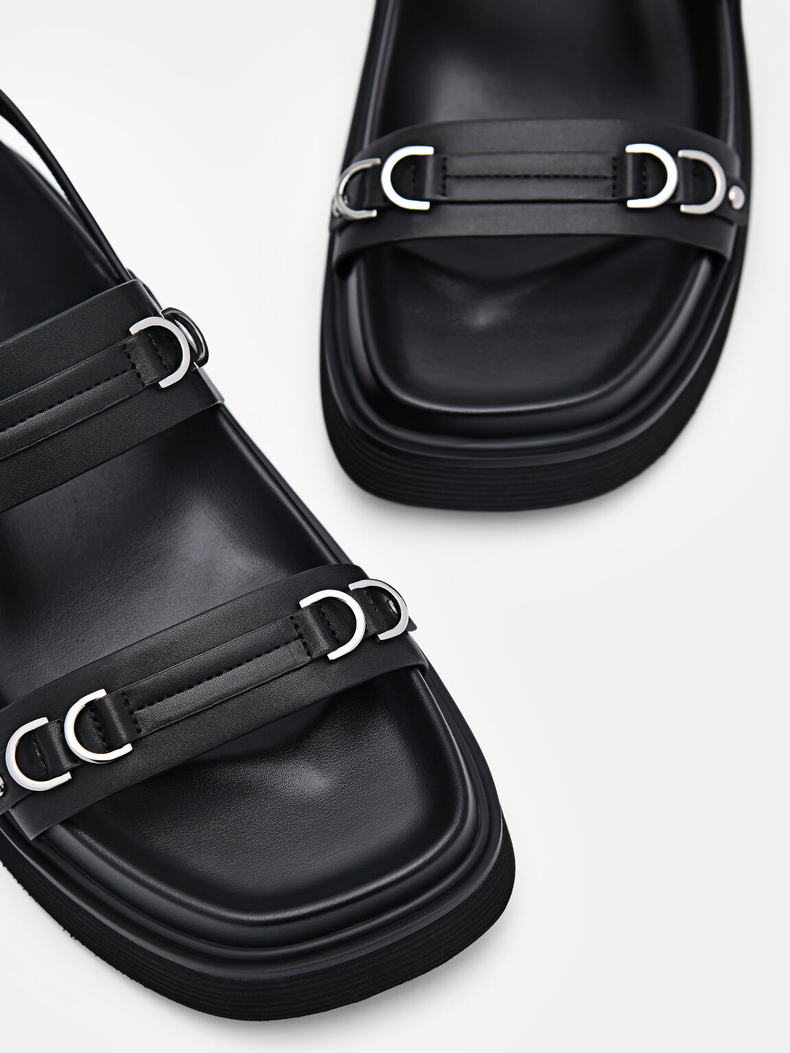 Sandal Selempang Helix, 