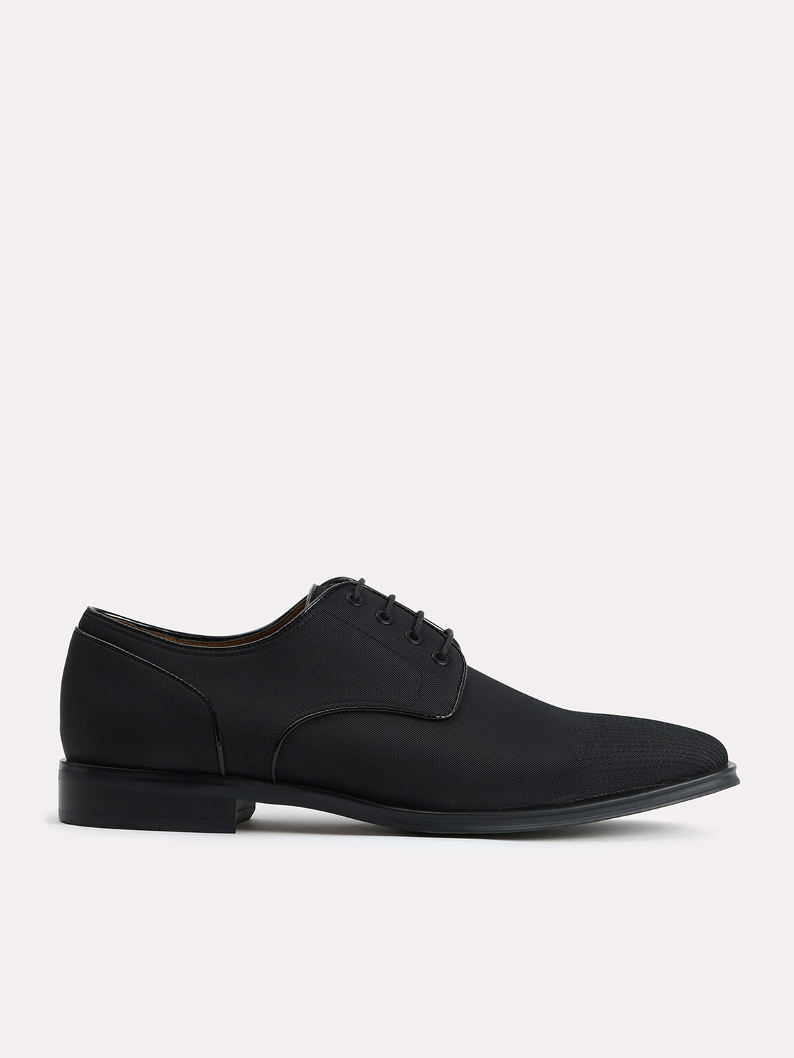 Sepatu Derby Nilon, 