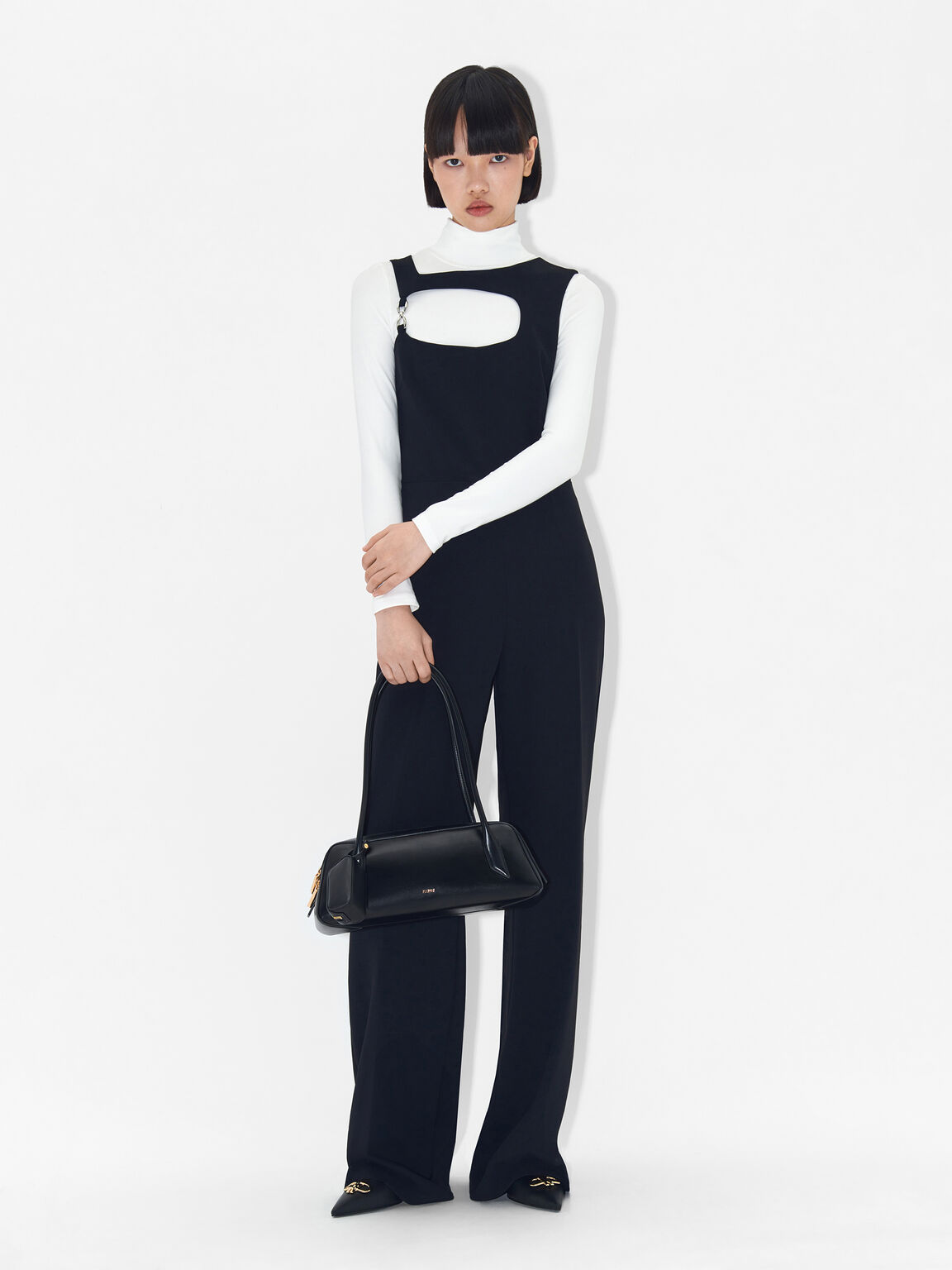 Serif Shoulder Bag, Black