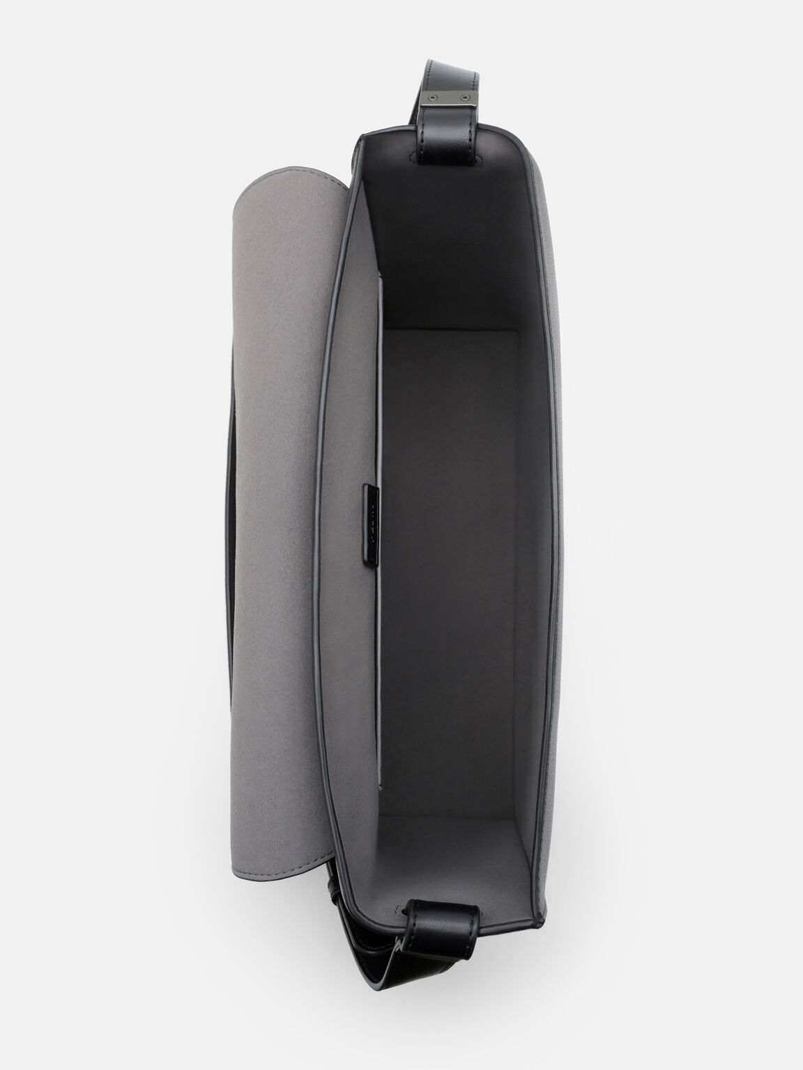 Tas Selempang Kulit, 