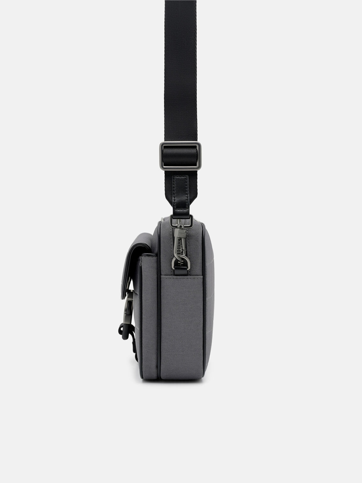 Tas Selempang Kompak Taper, , hi-res