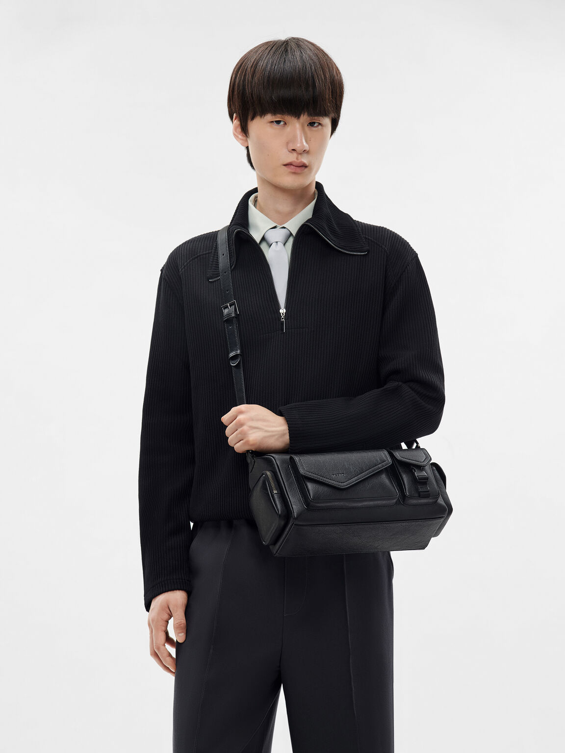 Tas Selempang Taper, 