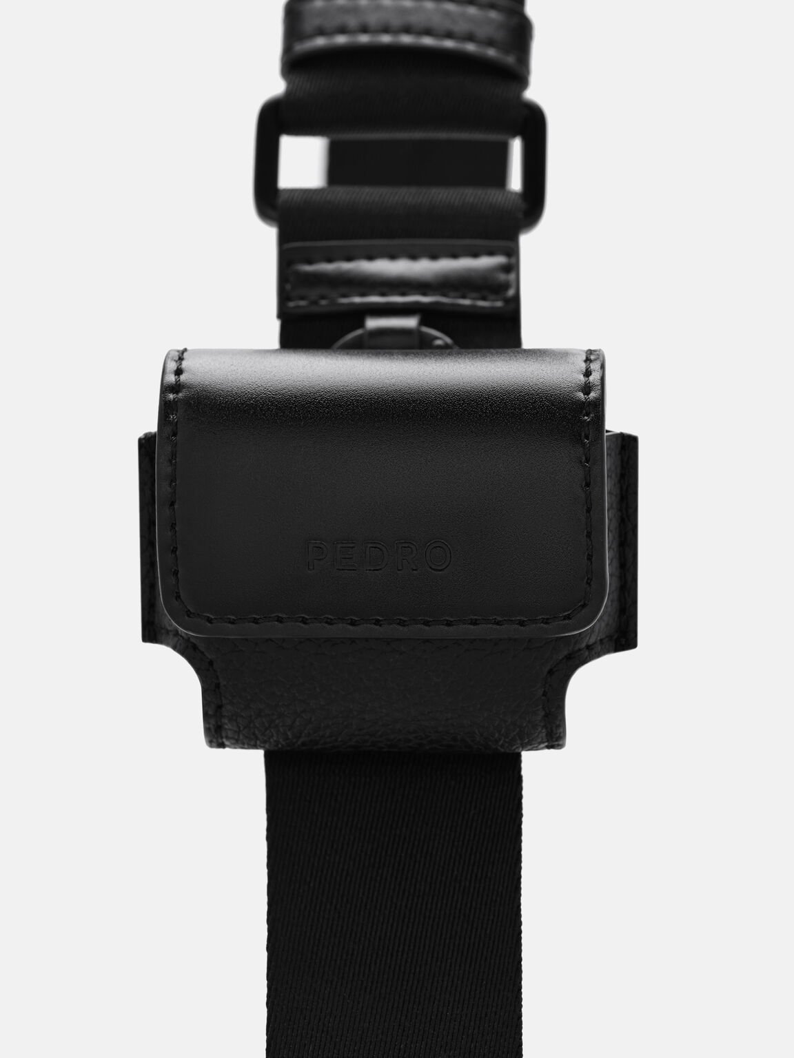 Tas Selempang Travis, 