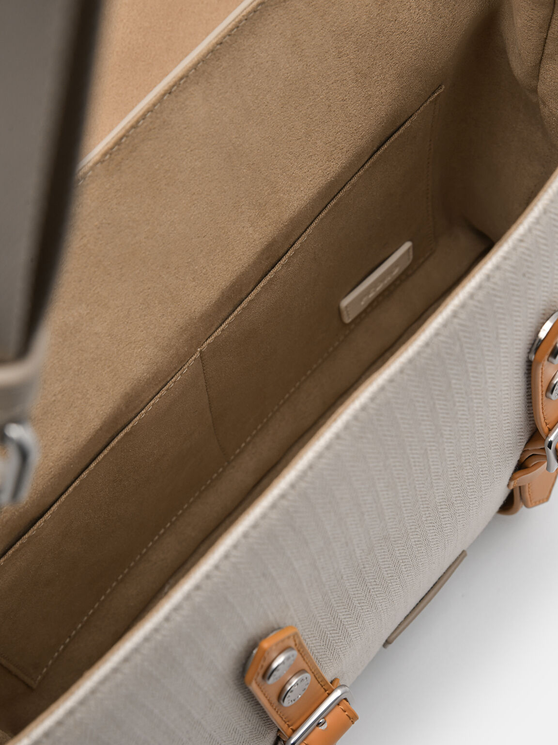 Tas Messenger Jones, 
