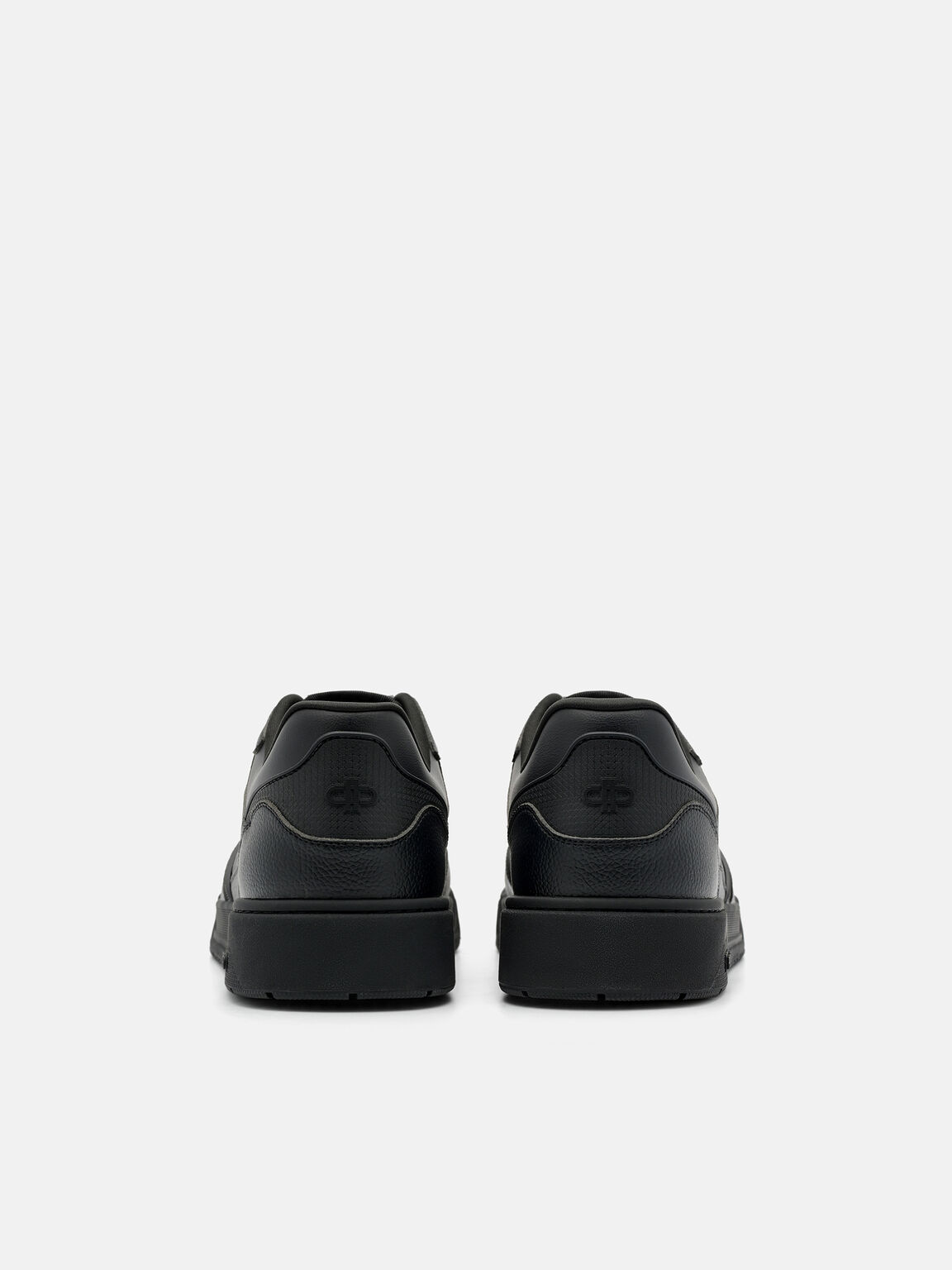 Sepatu Sneakers Aerial Pria, , hi-res