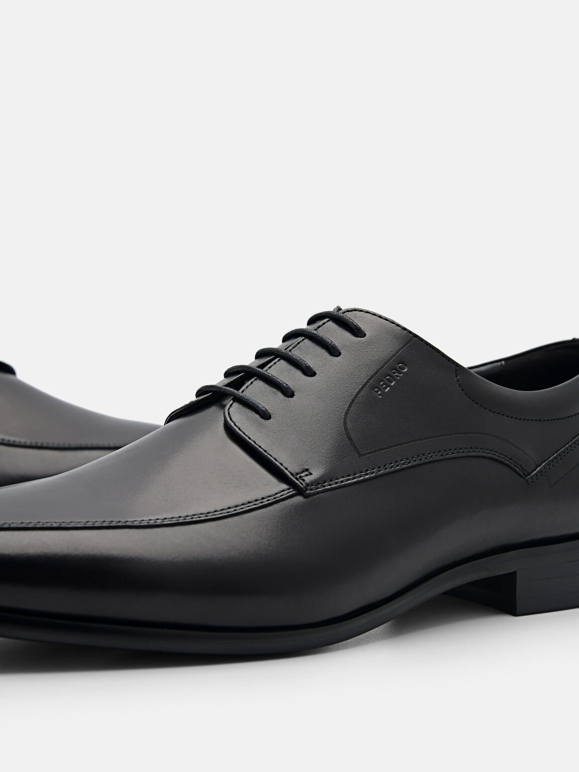Sepatu Derby Kulit, 