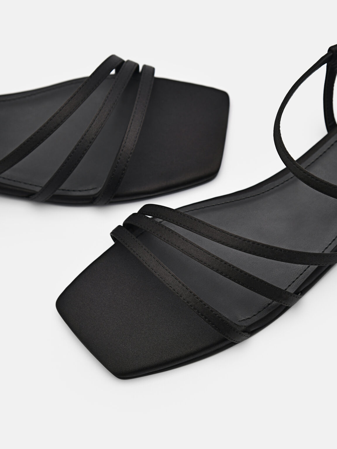 Sandal Bertali Pergelangan Kaki Peggy, 