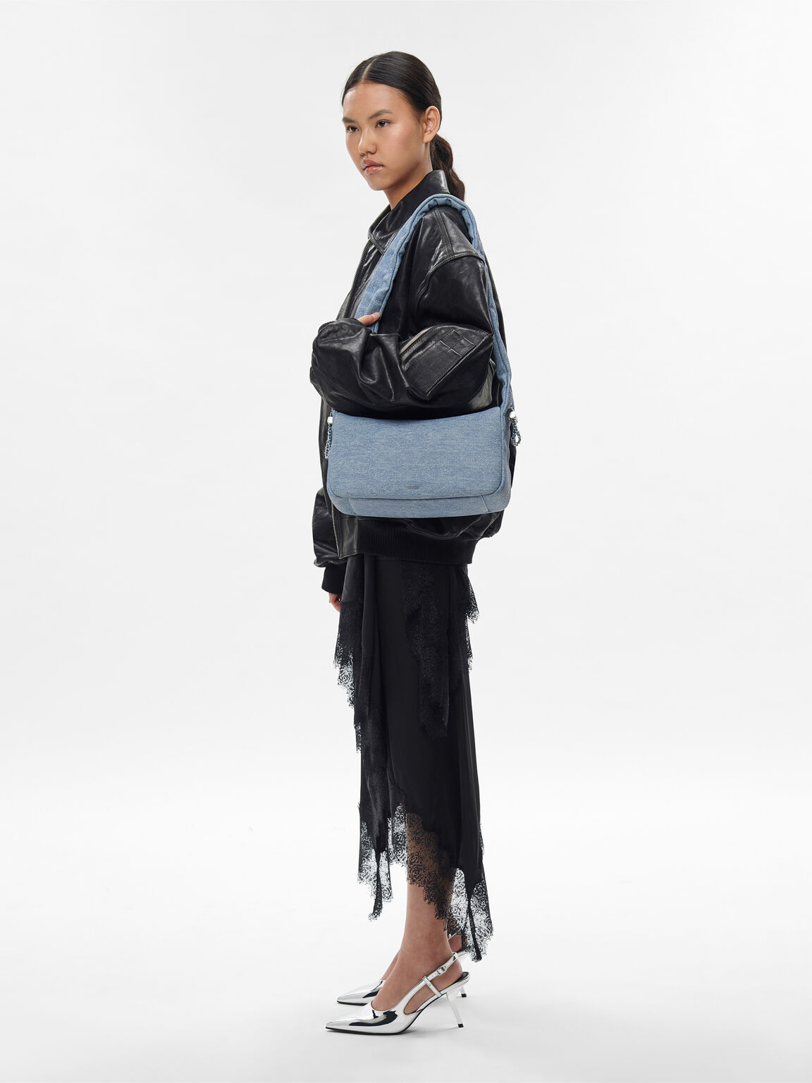 Tas Bahu Cassi, 