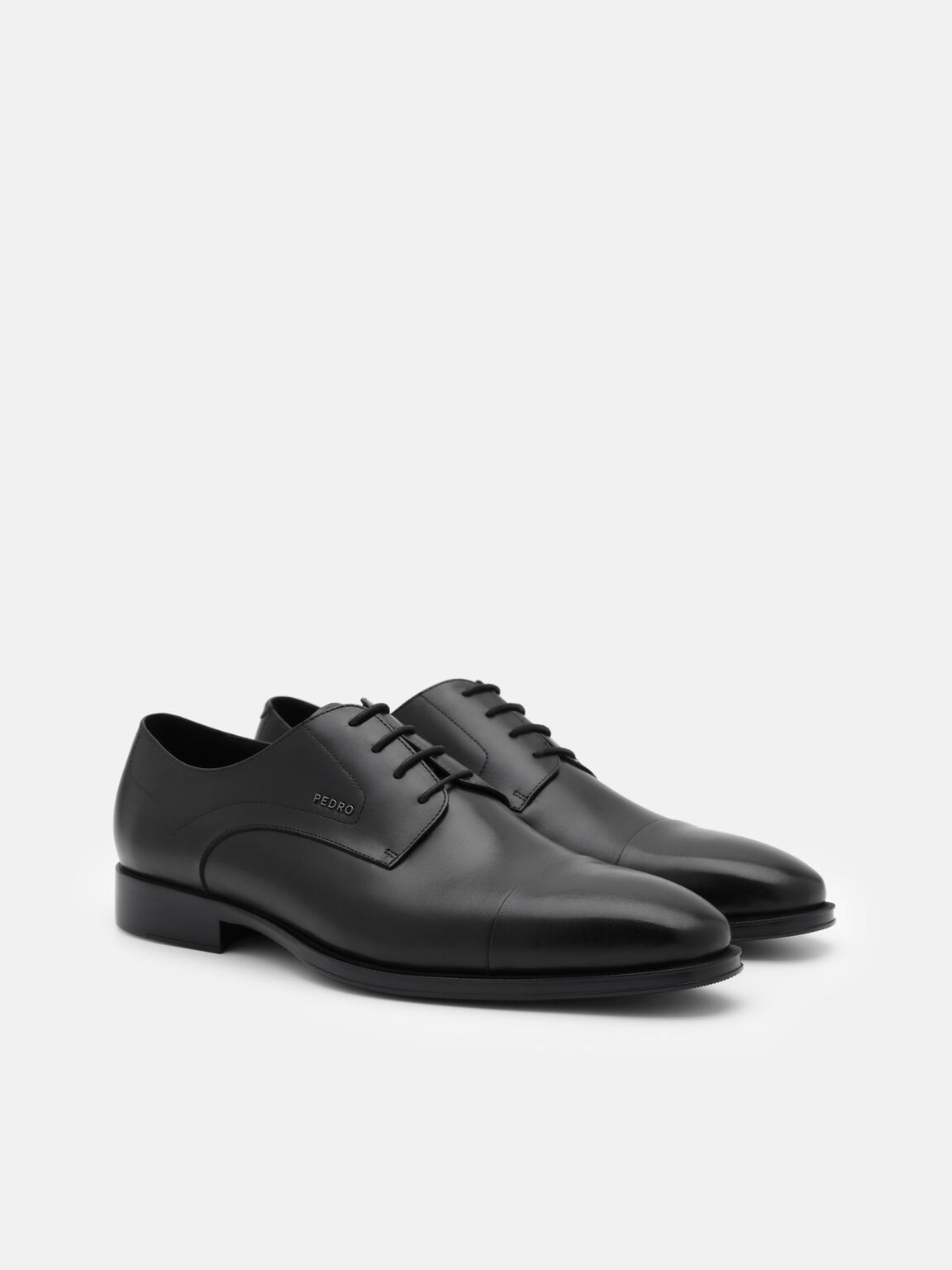 Sepatu Derby Kulit Cap-Toe, 