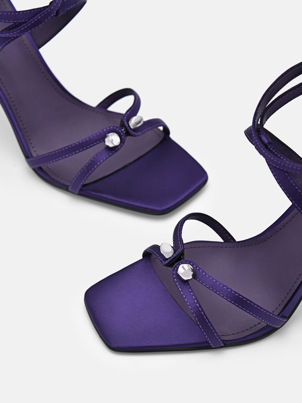 Sandal Tumit Kulit Sofia, 