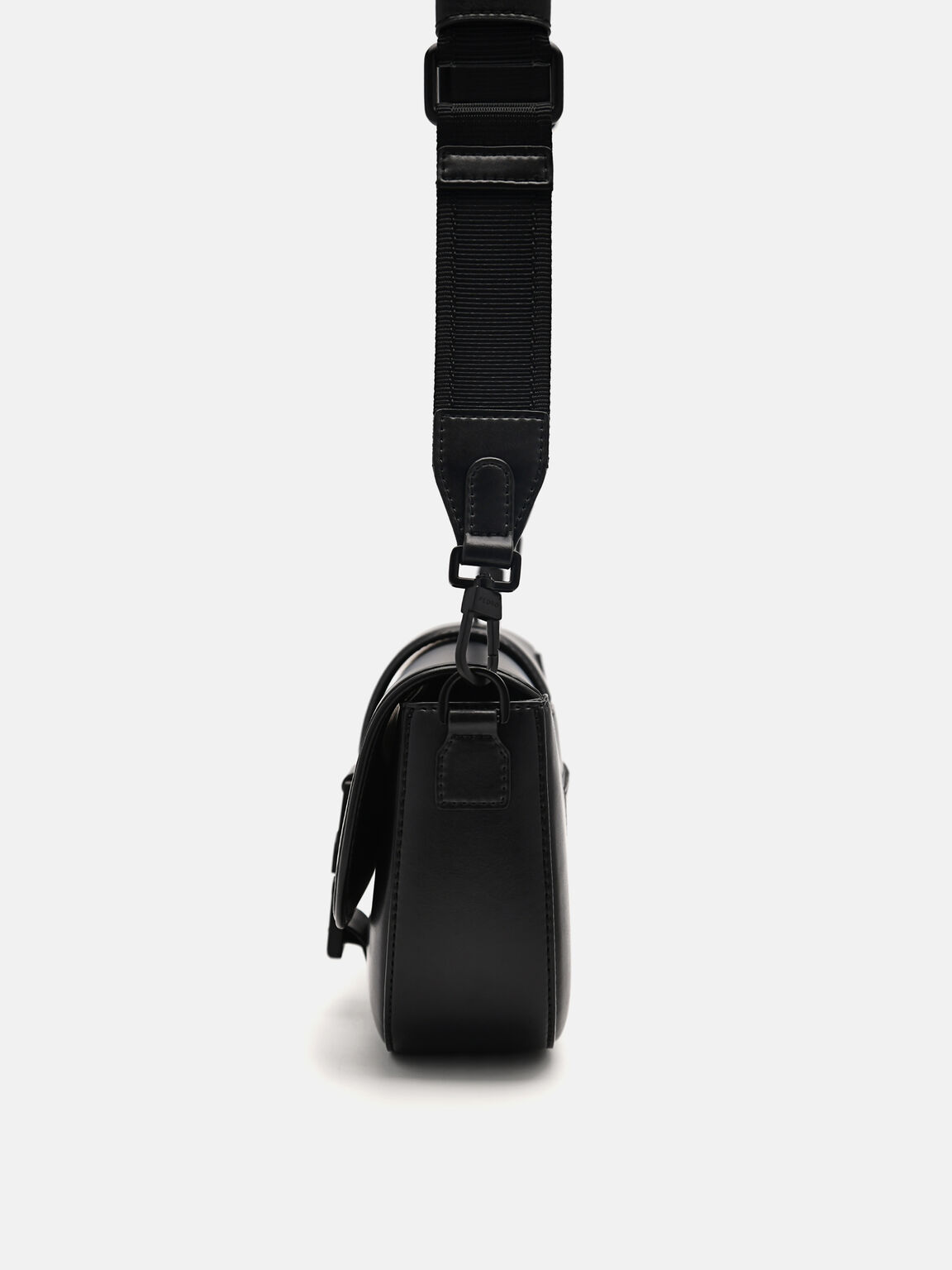 Kane Sling Bag, Black