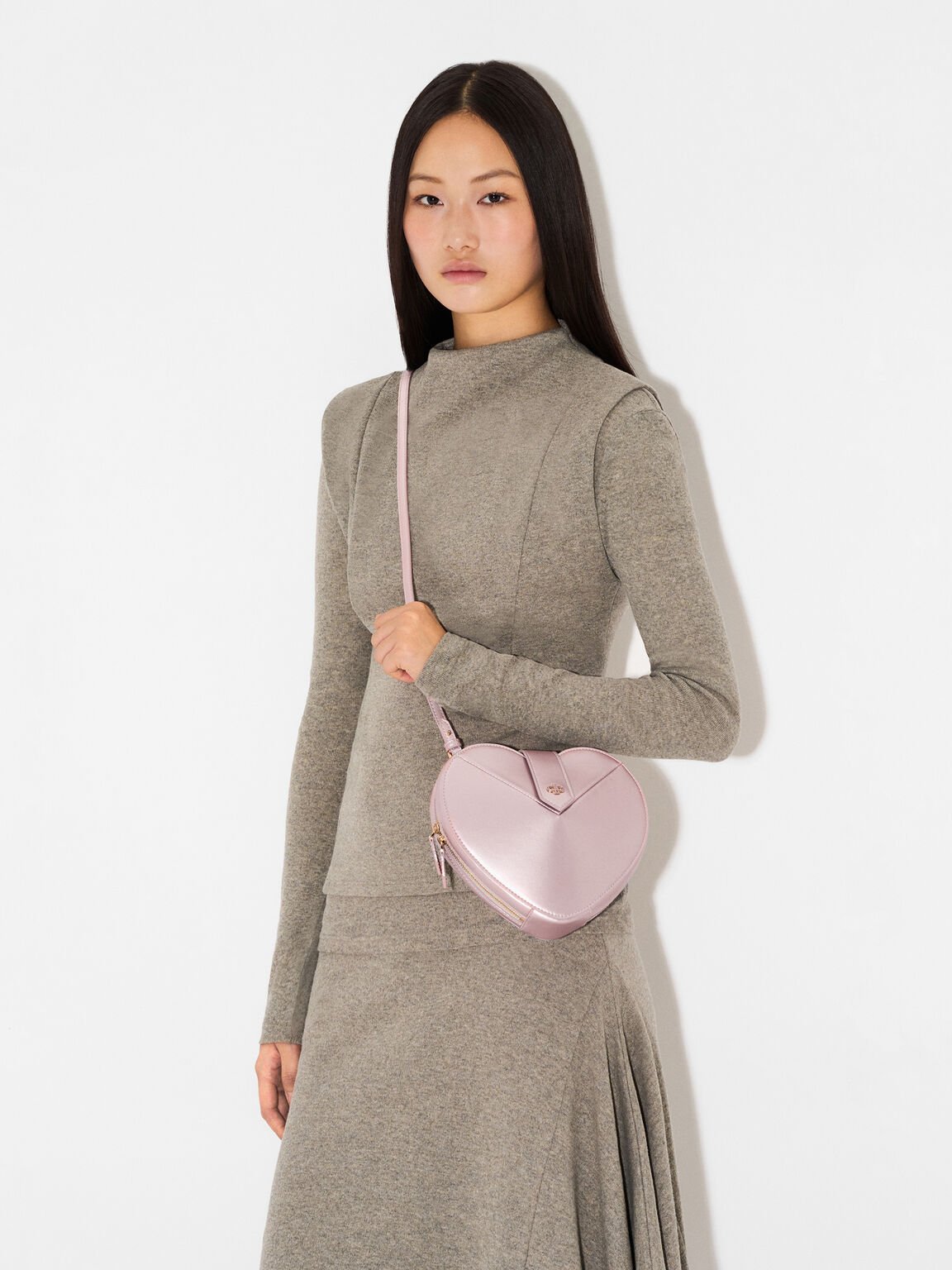 Tas Selempang Heart, , hi-res