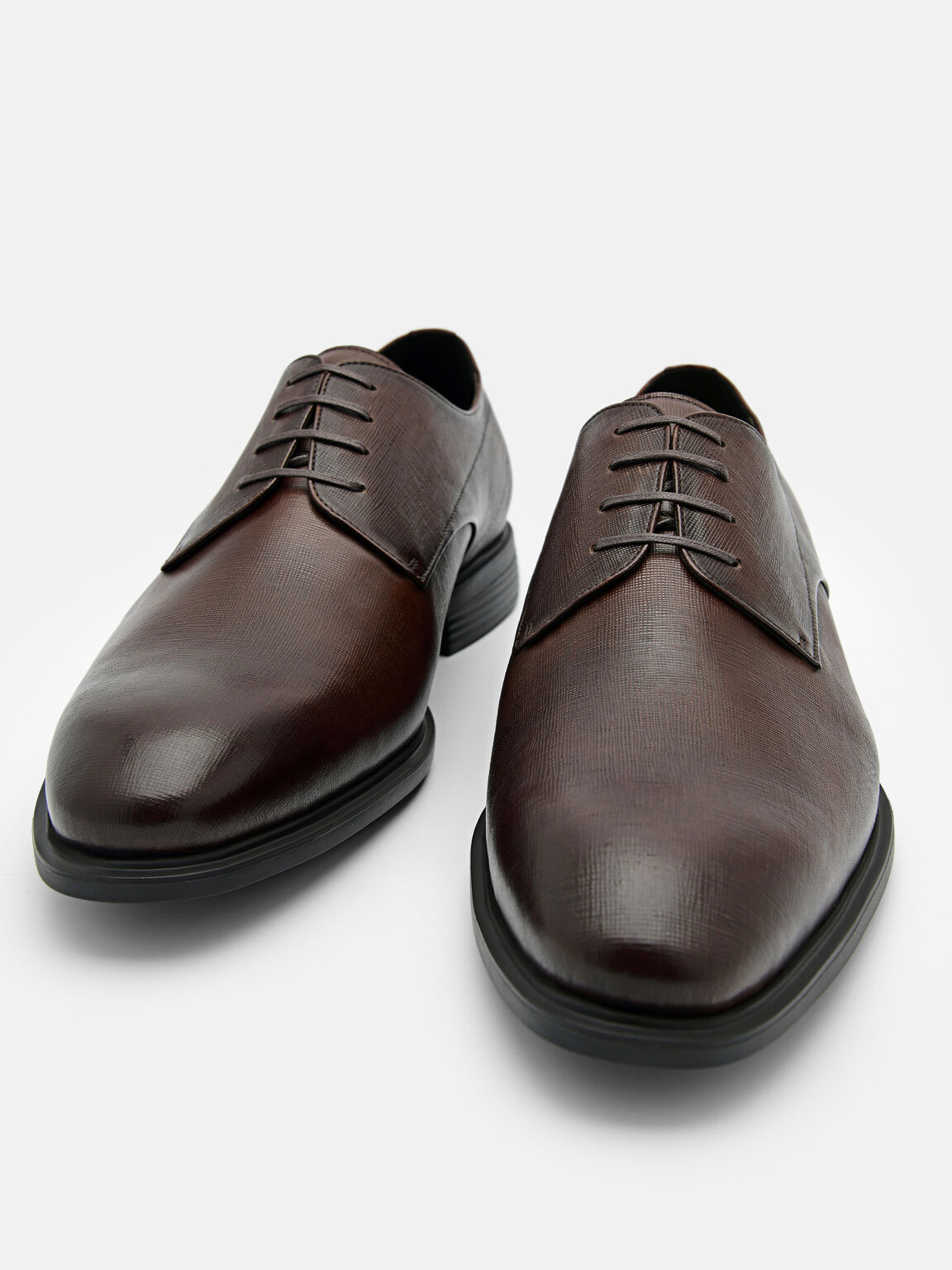 Sepatu Derby Kulit Ringan Altitude, 
